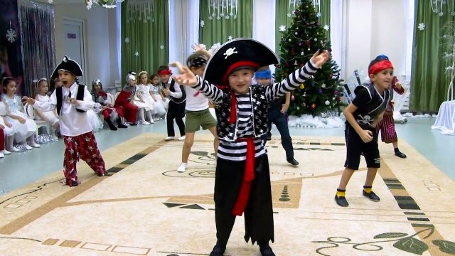 Новогодний утренник.    Танец разбойников
