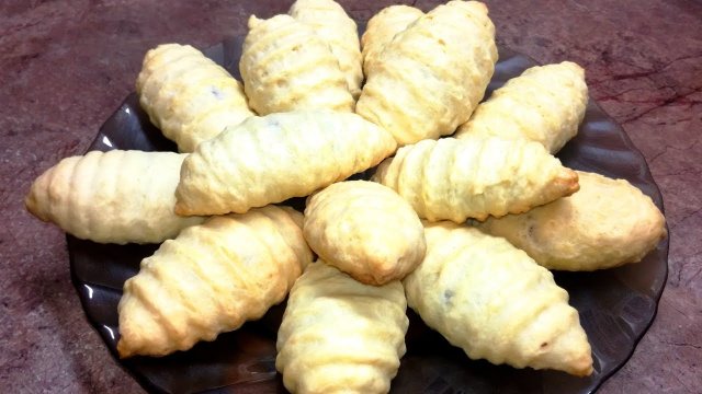 Простейшее песочное печенье с шоколадной начинкой! Оно просто тает во рту! Очень легко и вкусно!