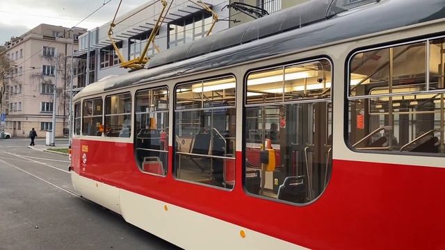 Новая Tatra T3R.PLF в Праге