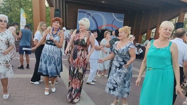 Белгород, парк победы, элегантные танцы.