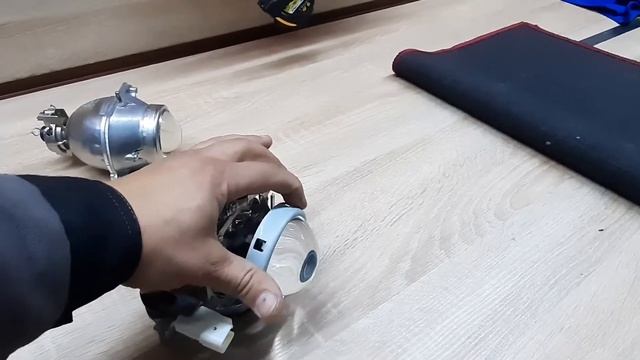 Lexus RX330 замена штатных световых модулей на HELLA3R