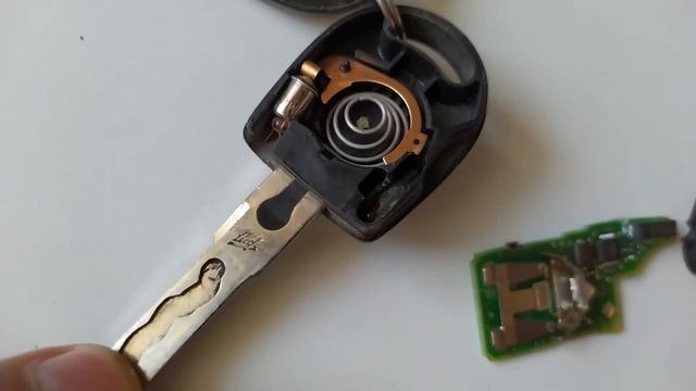 Замена обычного ключа на выкидной радио ключ с ДУ на VW, Skoda, Audi, Seat.