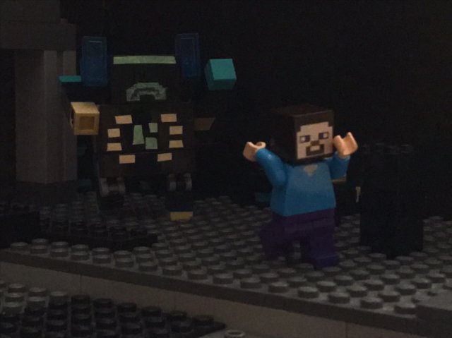 LEGO Minecraft WARDEN!