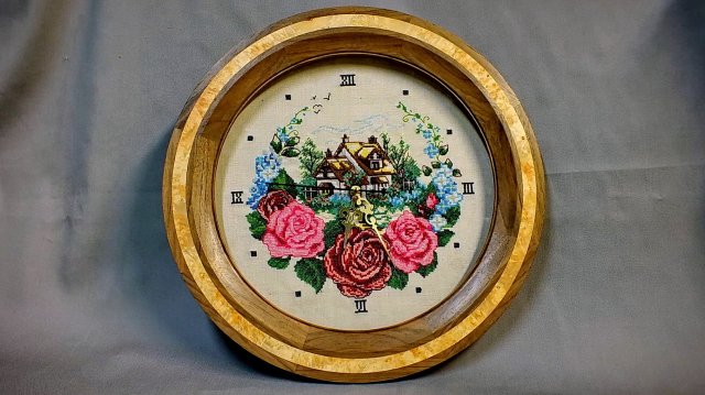 Круглая рамка из массива ореха для настенных часов-4 часть