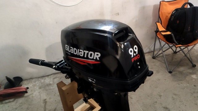 Обзор лодочного мотора Gladiator 9,9 PRO (20 л.с.) Китайская копия Tohatsu 18