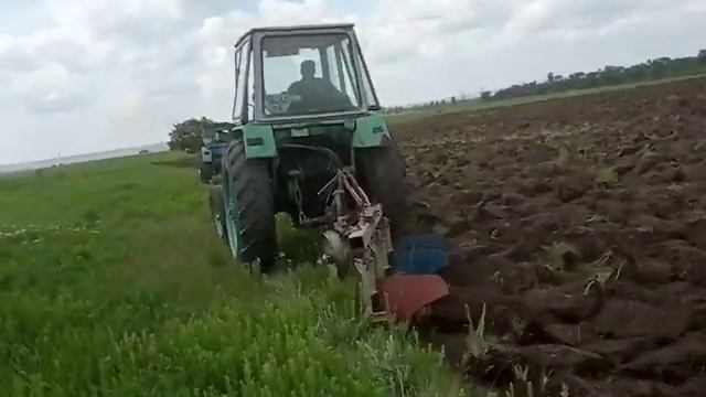 Пахота целины Т-40 и ЮМЗ 04.06.20г.