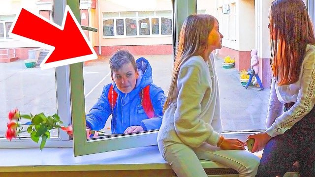У КАТИ ПОЯВИЛСЯ ПОКЛОННИК!! (Крутые детки) Cool Kids