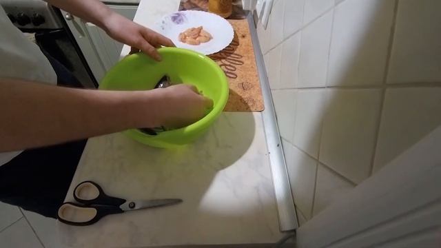 Жарим окуня в чешуе. Рецепт Окуня Быстро и просто. Жарим рыбу с чешуей.