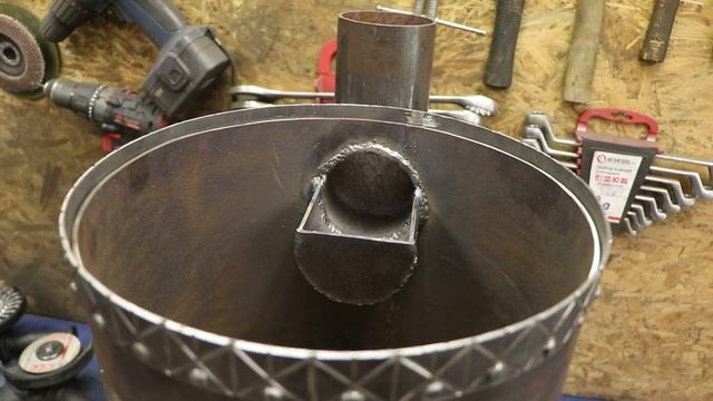 Удивительная дровяная печь из старого газового баллона!