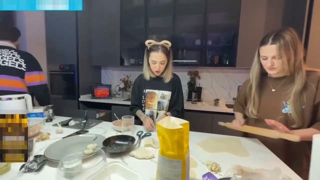 АКУЛИЧ, ГЕНСУХА И КАЯ УСТРОИЛИ УГАРНЫЙ КУКИНГ! | акулич