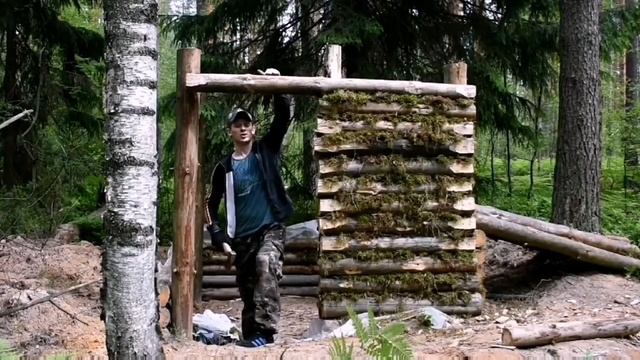 СТРОИТЕЛЬСТВО ИЗБУШКИ В ЛЕСУ!!!! ЗАКОНЧИЛ ЛИЦЕВУЮ СТЕНУ!!!
