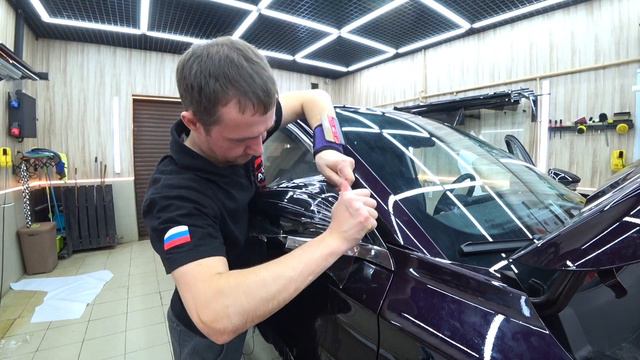 Как оклеить полиуретановой пленкой зеркало "в одного"