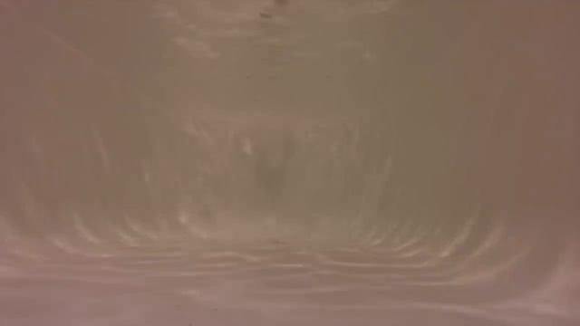 Underwater Bath, Long Tap Version - Sound of shower water from underwater