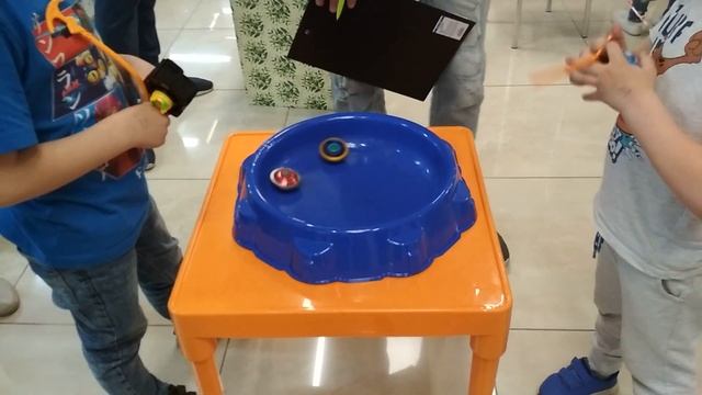 Бейблейд турнир чемпионат Бейблэйд Бёрст / Beyblade Burst
