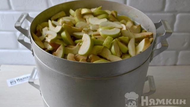 Натуральный яблочный сок без сахара в соковарке на зиму