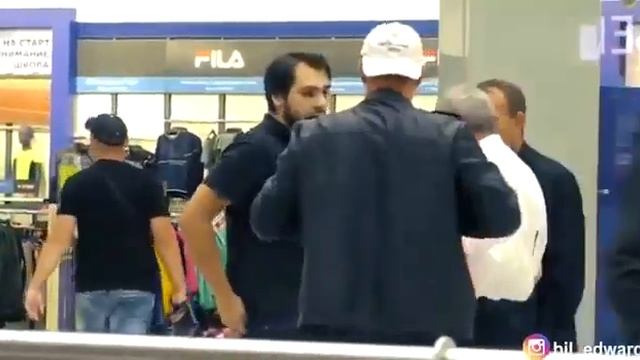 Эдвард бил - ПОЛНОЕ ВИДЕО ДРАКИ | удар с ноги в лицо / вертушка | Edward Bil драка