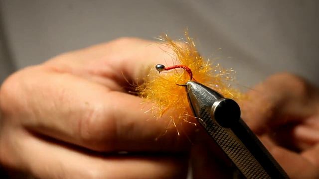 Мушка на хариуса "Енисейская сопля"