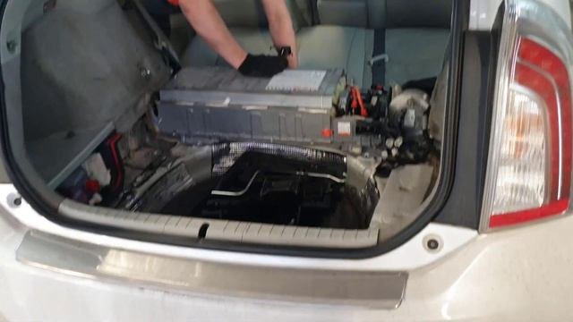 Toyota Prius (XW30)  Замена высоковольтной батареи