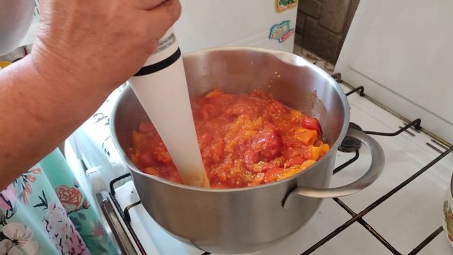 Что можно сделать из переспелых помидоров на зиму?