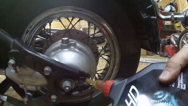 Замена масла в редукторе быстро и просто.Yamaha XVS400_650 Drag Star
