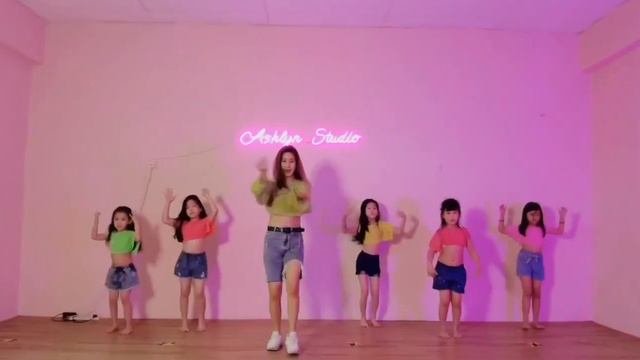 Street Shaabi- Bum bum by Mohamed Ramadan dance cover ft. Ashlyn Tang