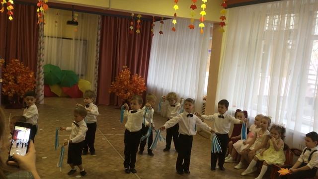 Танец мальчиков средняя группа праздник осени