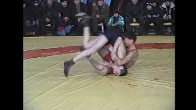 ВОЛЬНАЯ БОРЬБА. Первенство Бишкека среди кадетов (январь 2001 год).