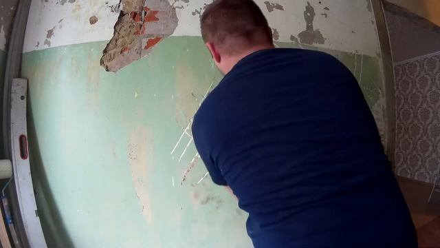 Удаление краски со стен. Ремонт кухни в хрущевке.