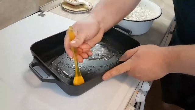 Пирог с ветчиной и сыром идеально для завтрака