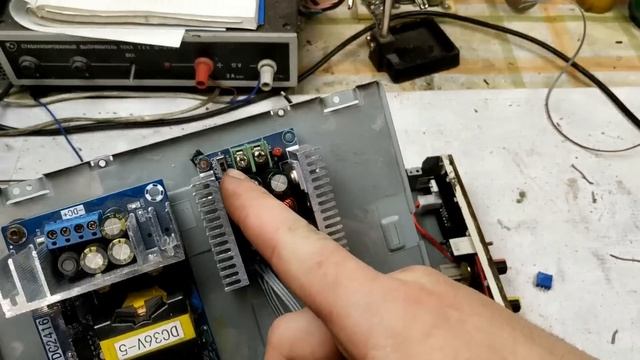 Супер-Лабораторный блок питания своими руками! Из модулей.