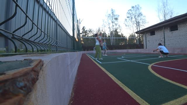 Август 2023 года. В гостях у внучек в строящемся доме.