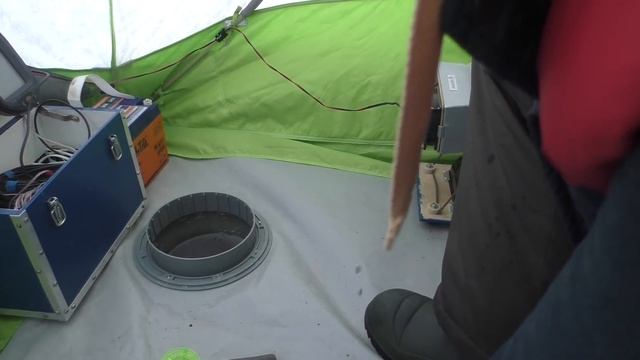 Зимняя РЫБАЛКА с Ночёвкой. Можайское вдх. В палатке тепло и КОМФОРТНО!