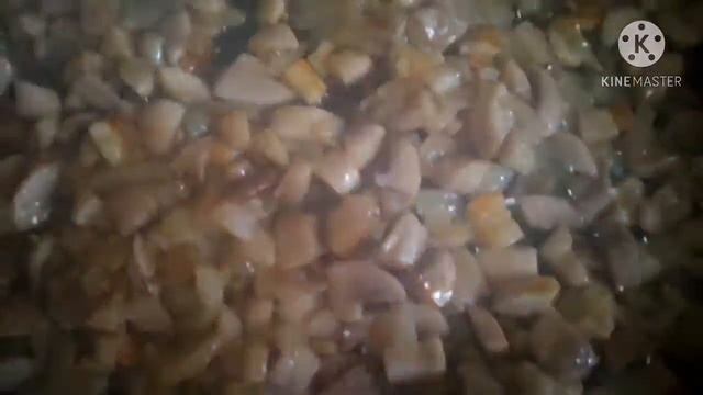 ЛОДОЧКИ ИЗ ПЕРЦЕВ, ФАРШИРОВАННЫЕ КУРОЧКОЙ И ГРИБАМИ, ПОД СЫРНОЙ КОРОЧКОЙ