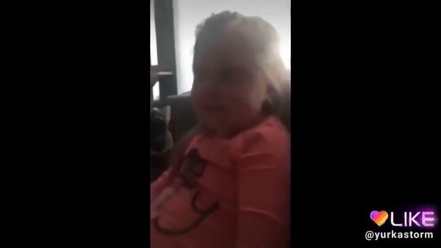 Видео которое взорвало интернет. Куда папа ушел?
