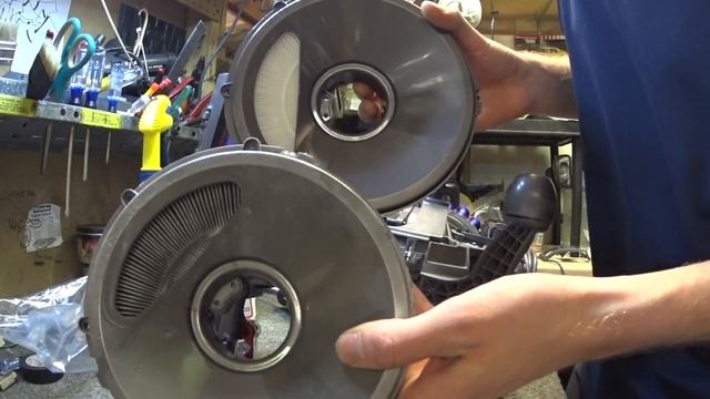 Dyson Cinetic big ball  animal DC77 UP14  HOW TO CHANGE THE HEPA FILTERS !