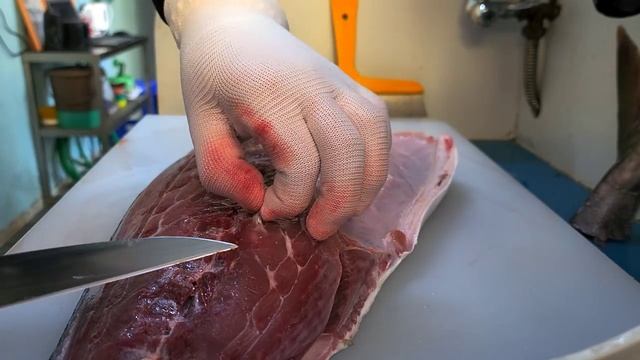 Японское блюдо амберджек . С 12 килограммовый рыбы.