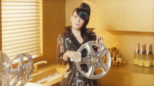 Lily Allen - Hard Out Here (Official Video)