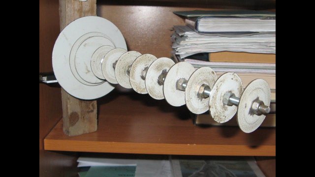 На какое расстояние самодельная вай фай антенна уверенно передает сигнал и раздает интернет.