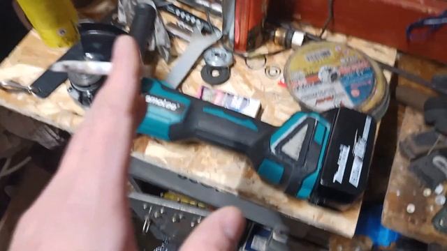 Аккумуляторная ушм 125 мм.