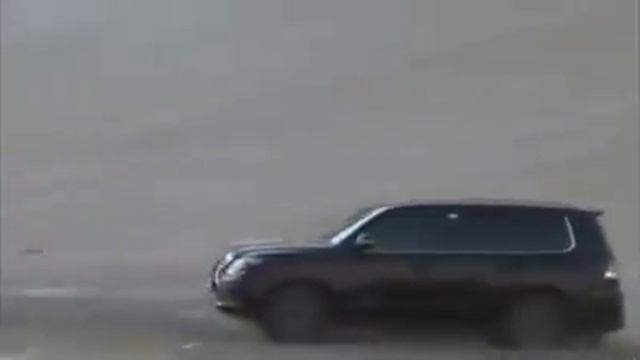 Экстремальные гонки на джипах по пескам