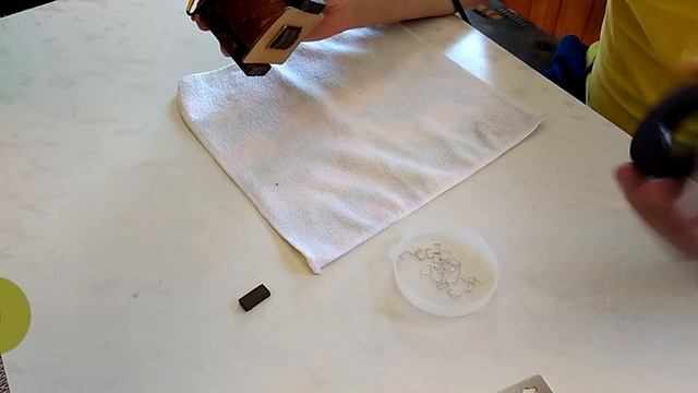 Можно ли размагнитить постоянный магнит? Размагничиватель.