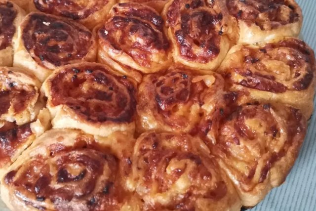 ПИРОГ С БЕКОНОМ И СЫРОМ! Пирог из слоеного теста. Простой и быстрый пирог с беконом и сыром