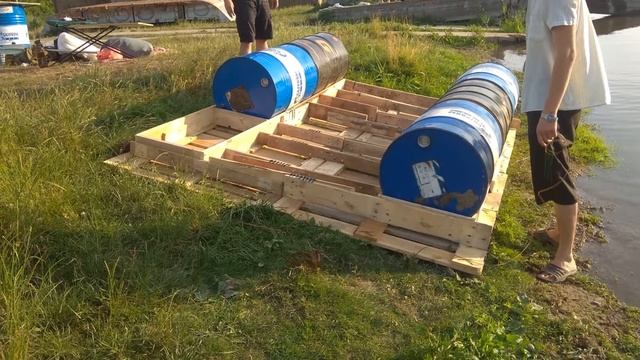 Как мы собрали плот и отправились в поход. Плот на бочках.