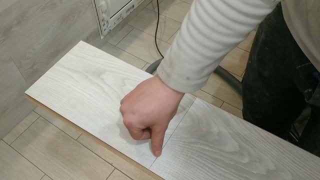 Ламинат на стену , кухня.
