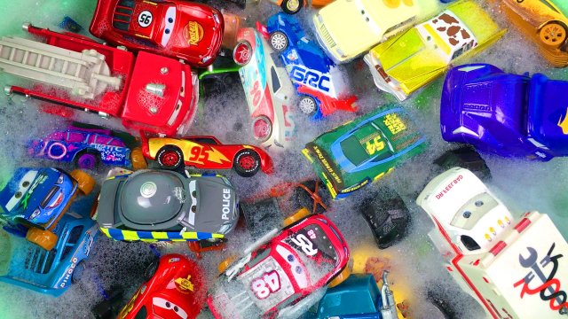 Машинки Молния Маквин и Друзья Тачки Дисней Игрушки Мультачки Пенная Вечеринка