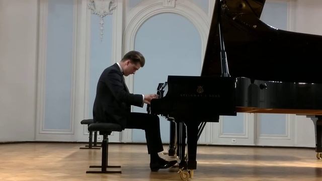 Гайдн. Соната ре мажор, Hob.XVI:51 - исп. Ильдар Саубанов