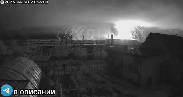 Павлоград, взрывы попали на камеру видео наблюдения.