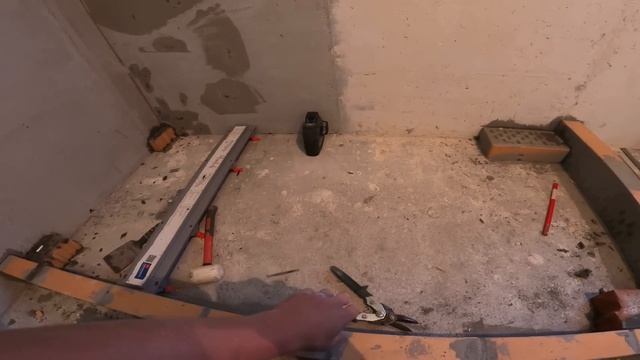Душевой поддон из плитки.Установка душевого трапика.