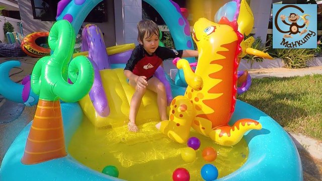 Манкиту Милан и Папа открывают новый батут с водяной горкой