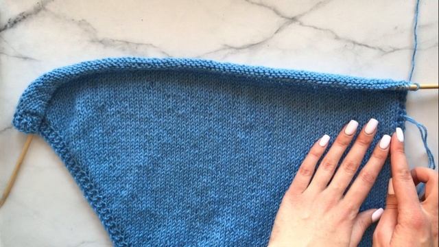 Вяжем простой бактус спицами из угла. Как связать платок с аккуратным краем за пару вечеров.